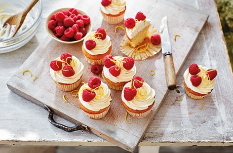 Image of "Elderflower and lemon cupcakes"