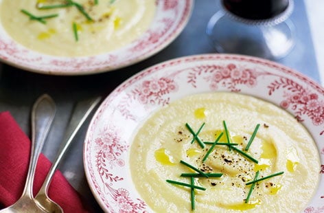 Image of "Celeriac and pear soup with chives"