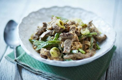 Image of "Beef stroganoff with leeks and runner beans"