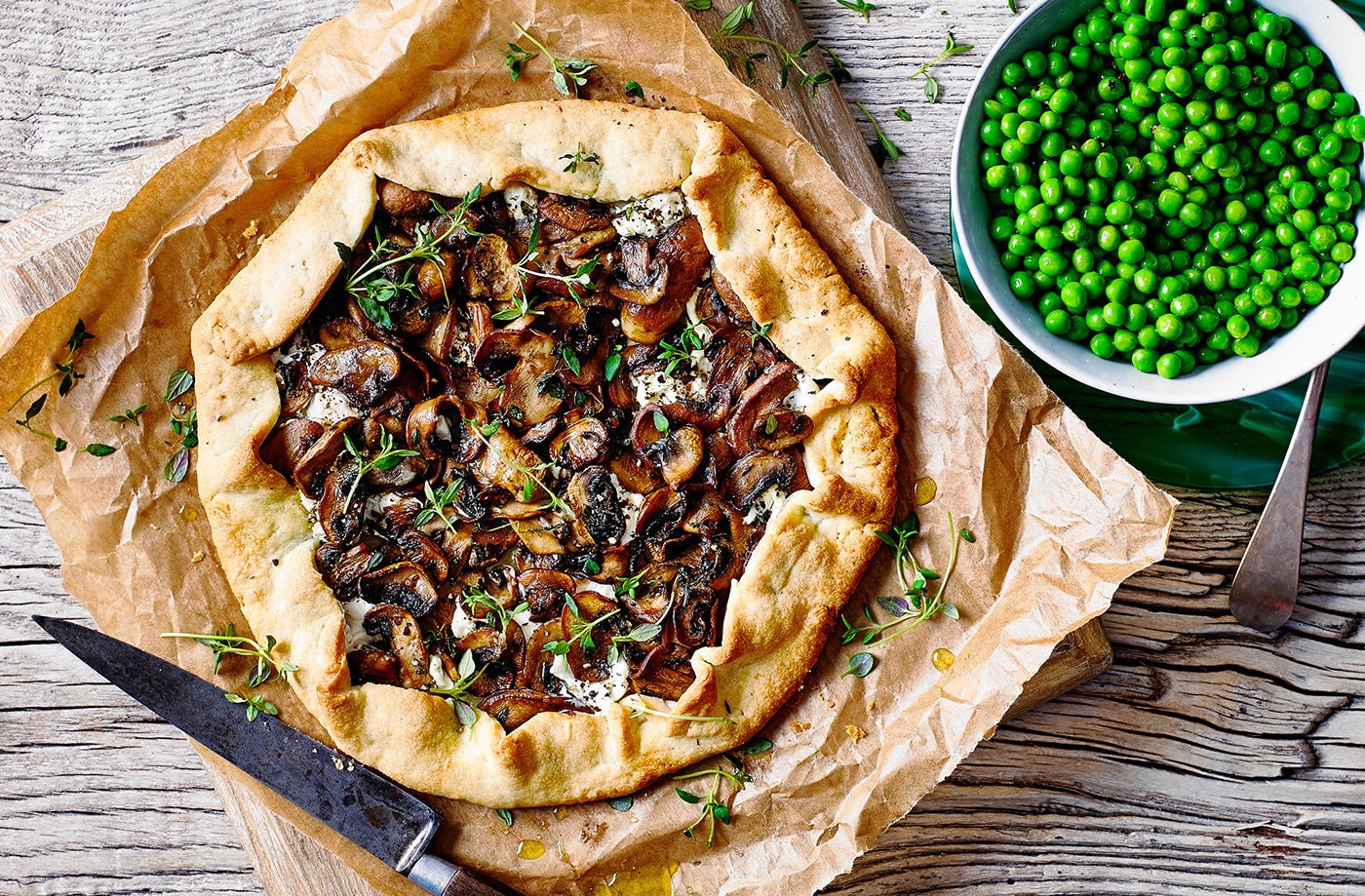Creamy mushroom open pie