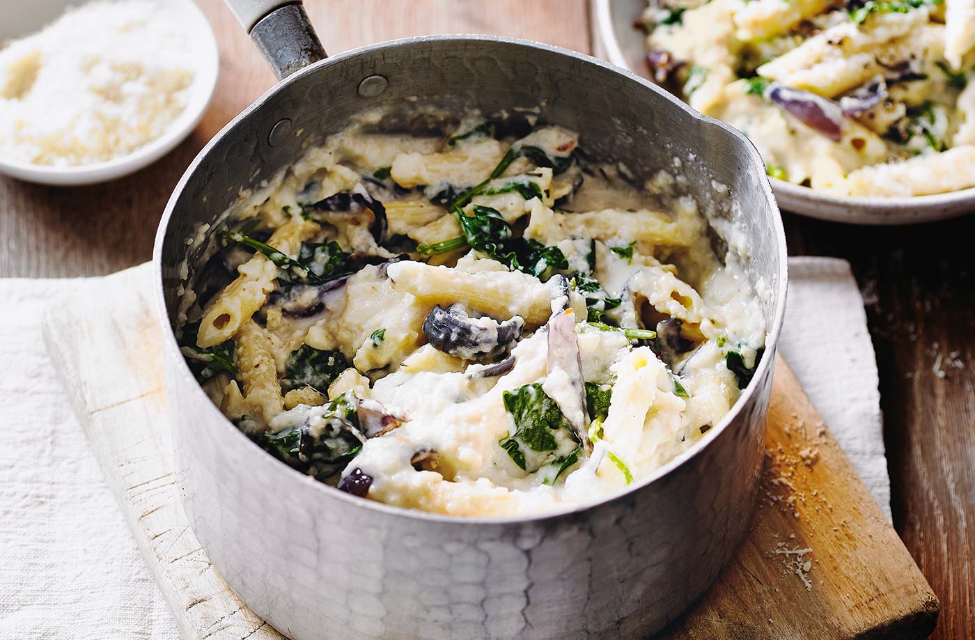 Creamy roasted cauliflower and spinach pasta