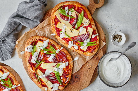 Image of "Veggie naan pizzas"