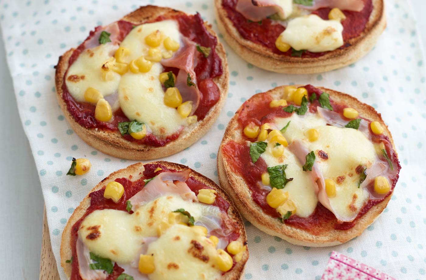 Yummy muffin pizzas