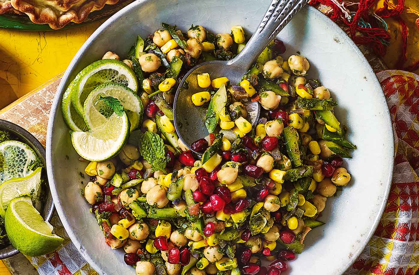 Spicy-sour chickpea chaat