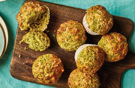 Image of "Cheesy kale muffins"
