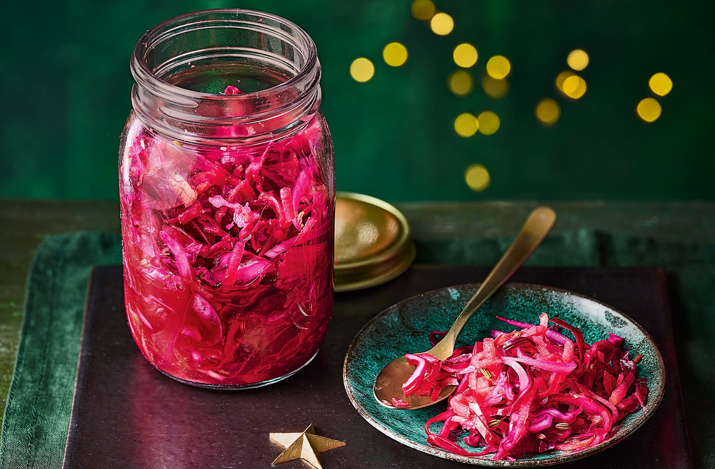 Quick pickled cabbage