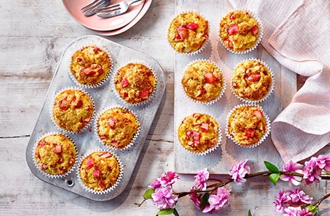 Image of "Rhubarb and custard muffins"