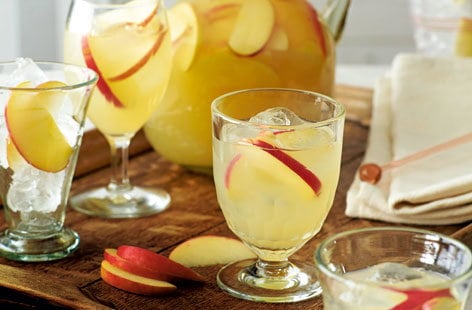 Image of "Apple, vodka and ginger beer cocktail"
