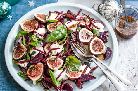 Image of "Goat's curd, fig and beetroot salad"