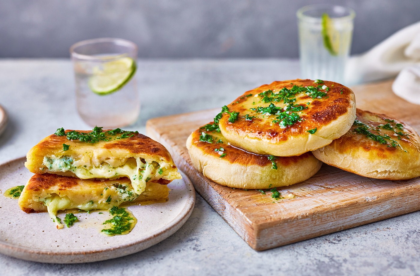 Garlic butter with parsley and mozzarella stuffed flatbreads