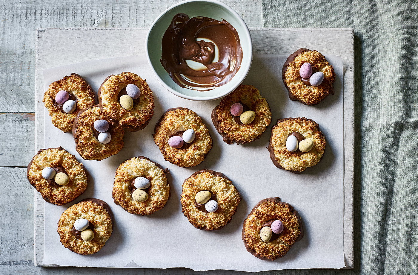 Coconut macaroon nests