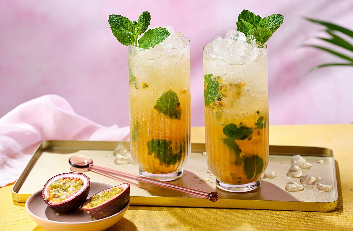Passion fruit mojitos