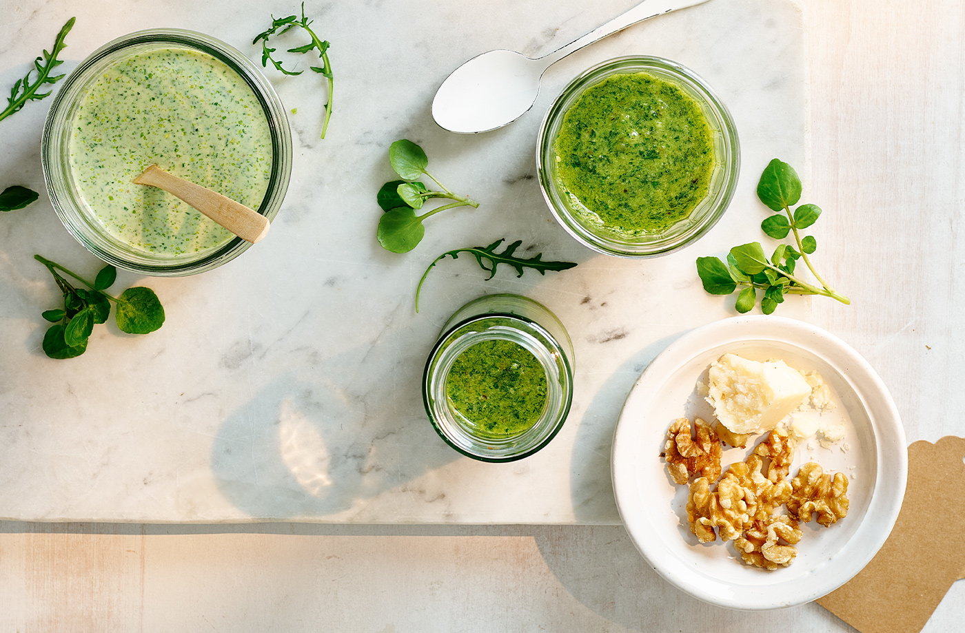 Salad leaf pesto