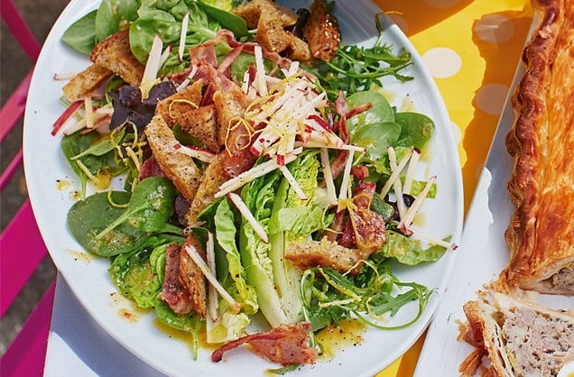 Spinach and bacon salad with parmesan croutons