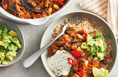 Image of "Chilli con carne with avocado"