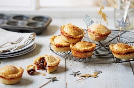 Image of "Clementine and cranberry mince pies "
