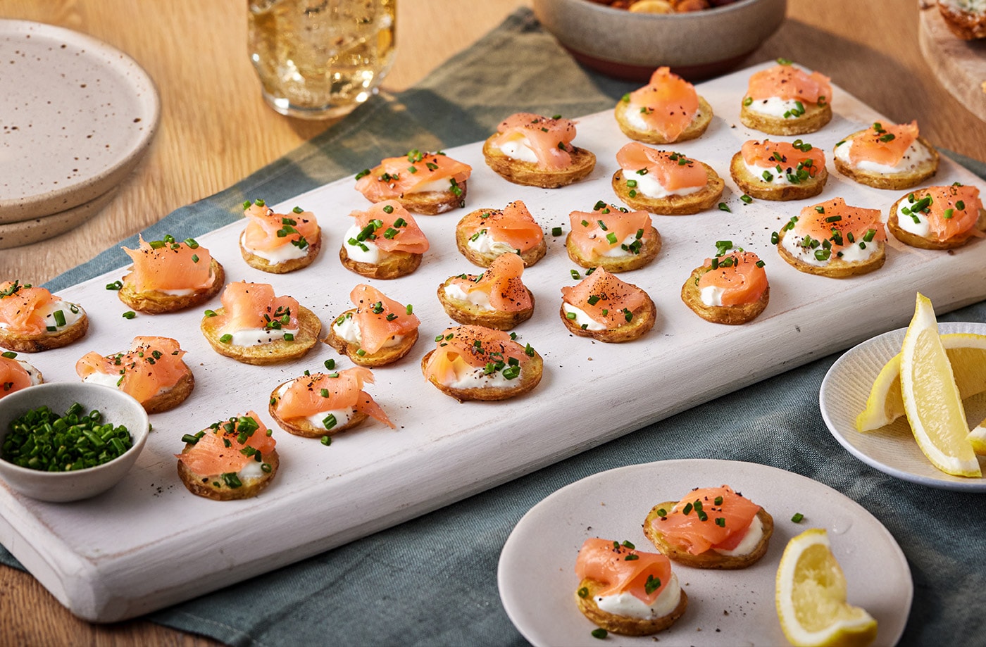 Crispy potato with soured cream and smoked salmon
