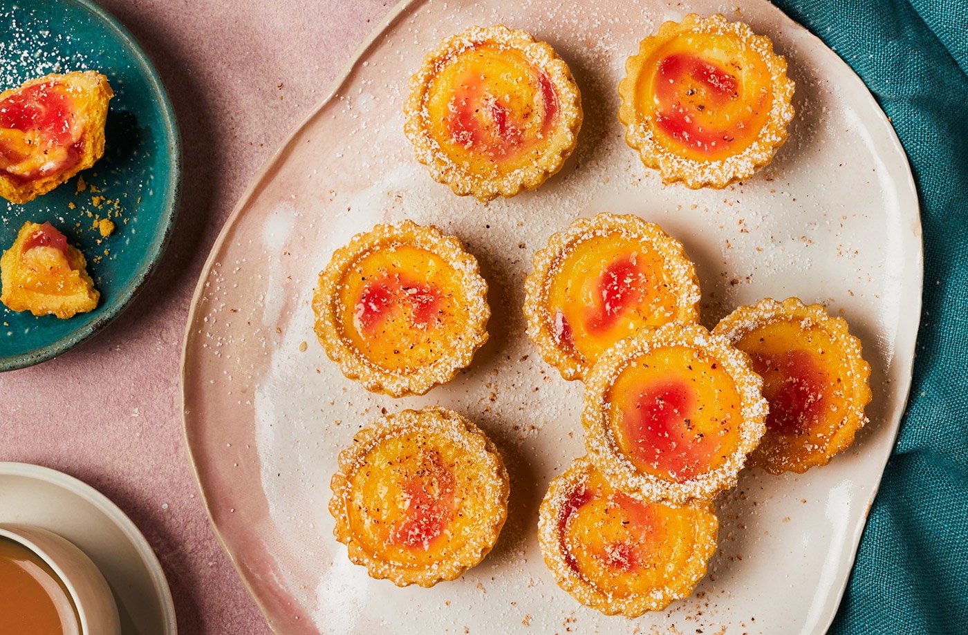 Cheat's rhubarb and custard tartlets