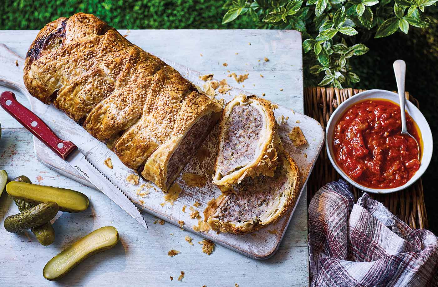 Meatloaf picnic pie with tomato sauce