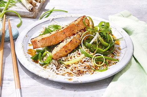 Image of "Salmon and spring onion salad"