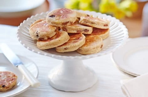 Image of "Welsh cakes with fruit "