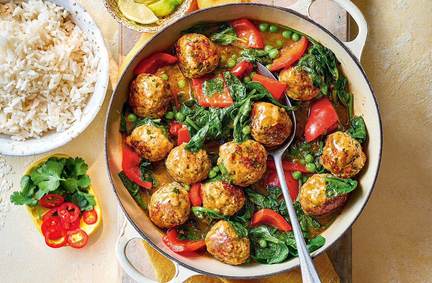 Spiced meatball green curry