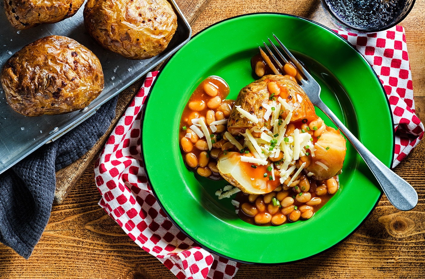Jacket potato with baked beans and cheese
