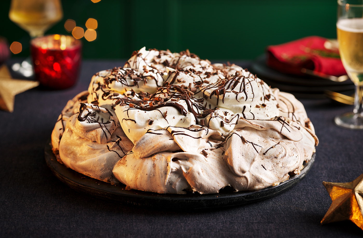 Mocha pavlova