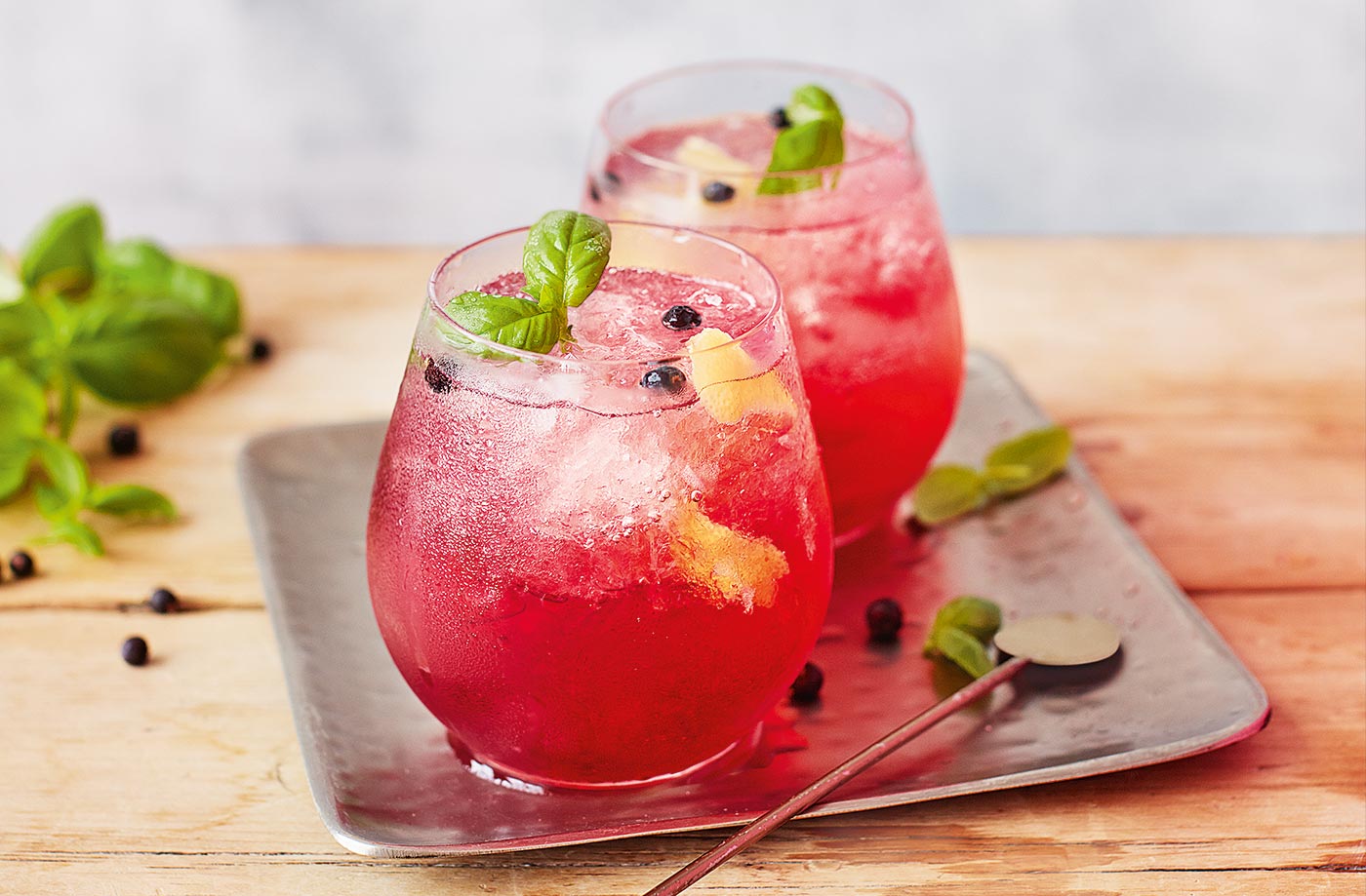 Bramble gin and tonic