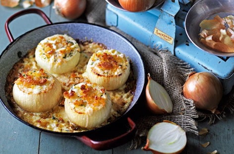 Parmesan onion gratin with crispy breadcrumbs