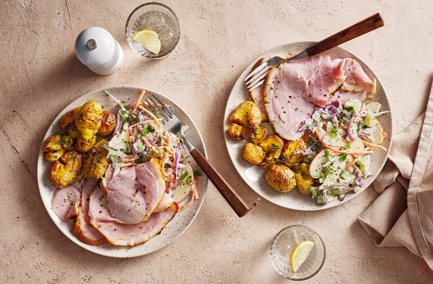 Glazed ham with crispy potatoes