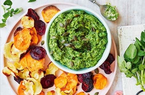 Image of "Watercress guacamole with homemade vegetable crisps"