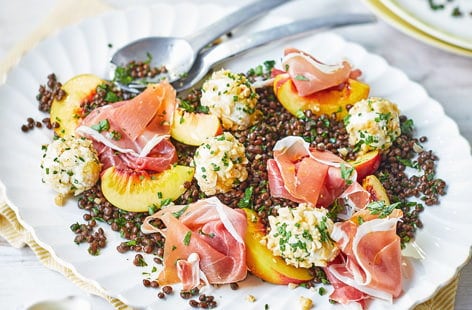 Image of "Puy lentil salad with cheese balls, Parma ham and peach"