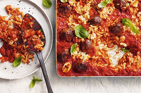Image of "Cheesy meatball traybake"