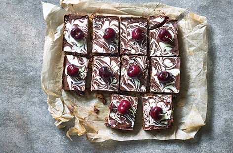 Image of "Chocolate, ginger and cherry tiffin"