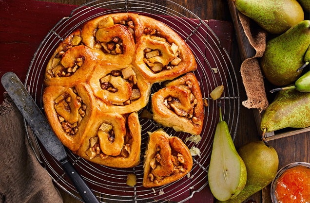 Pear breakfast buns