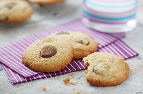 Image of "Dairy-free chocolate chip cookies "