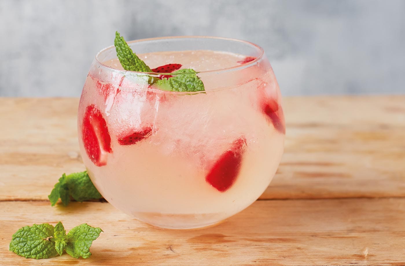 Strawberry and rhubarb gin and tonic