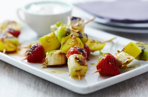 Image of "Fresh fruit kebabs"