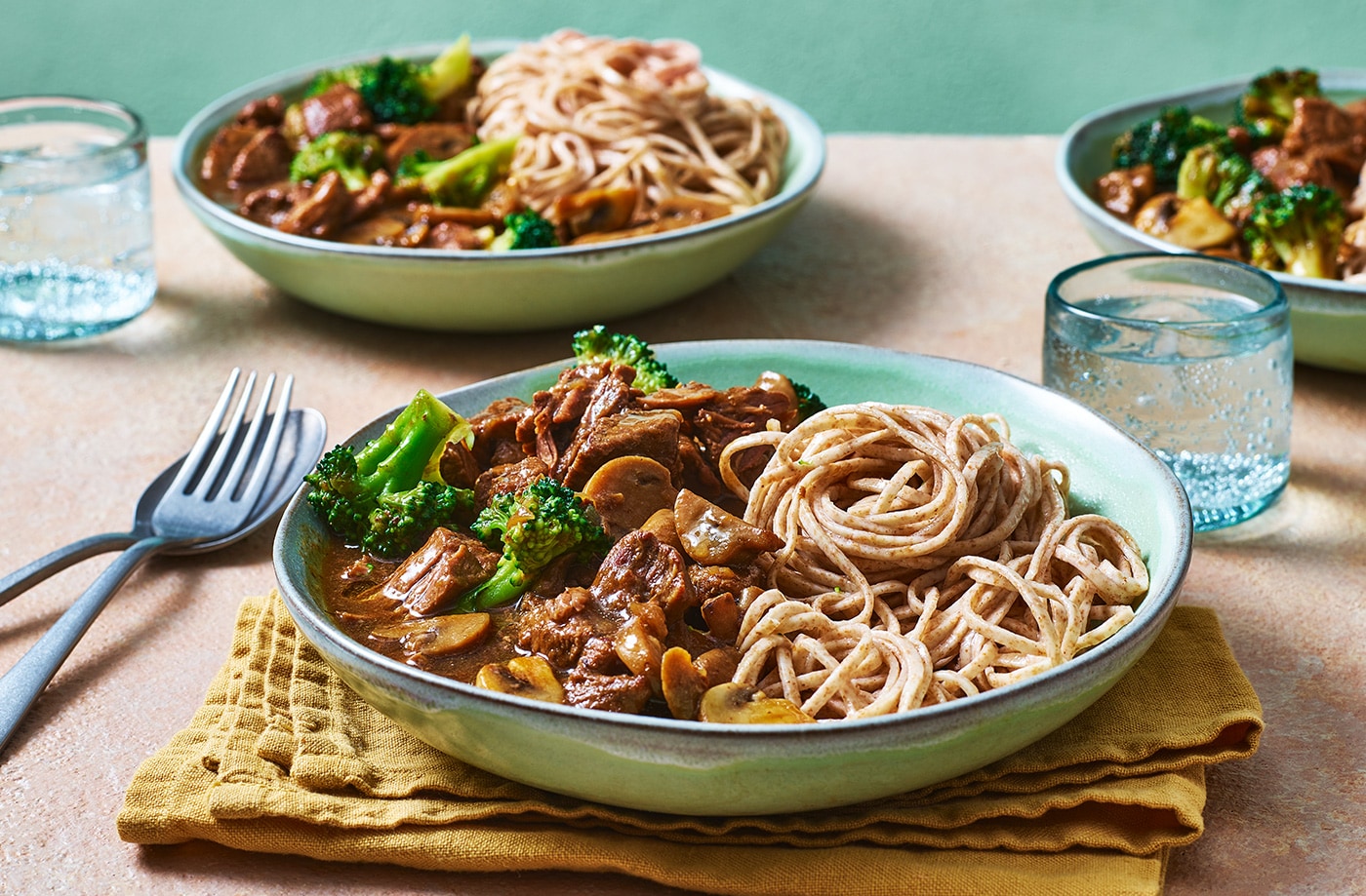 Slow-cooker beef, broccoli and mushrooms