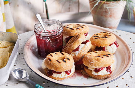 Image of "Barbecued doughnut ice cream sandwiches"