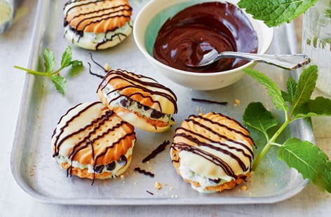 Image of "Mint and white chocolate ice cream shorties"