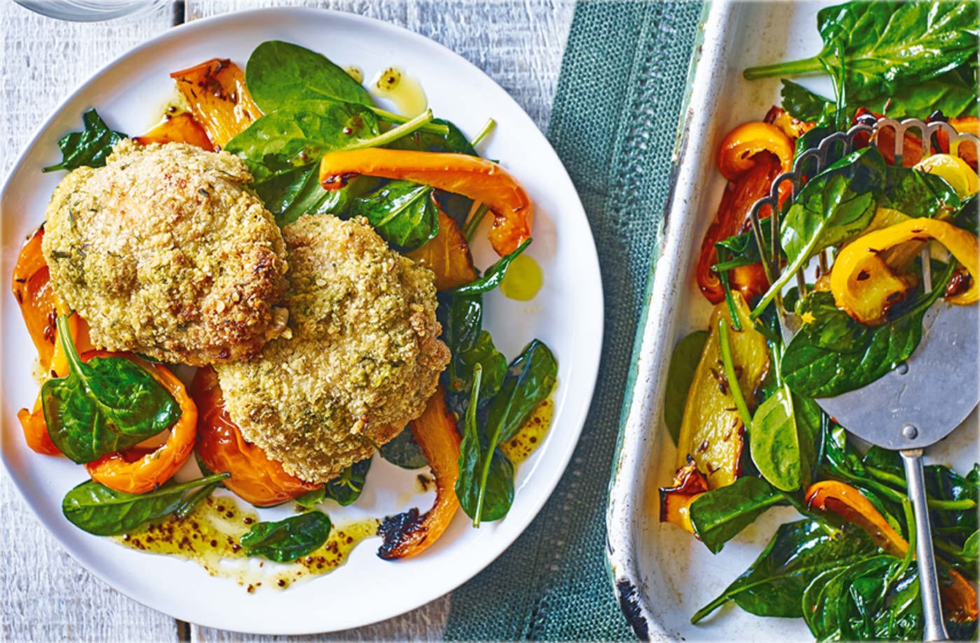 Oat and chive mushrooms with pepper and spinach salad