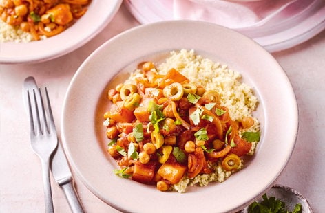 Image of "Chickpea and apricot tagine"