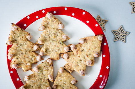 Image of "Alyn Williams' sage and onion Christmas tree shortbread with cheddar and cranberry baubles"