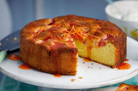 Image of "Rhubarb, yogurt and clementine cake"