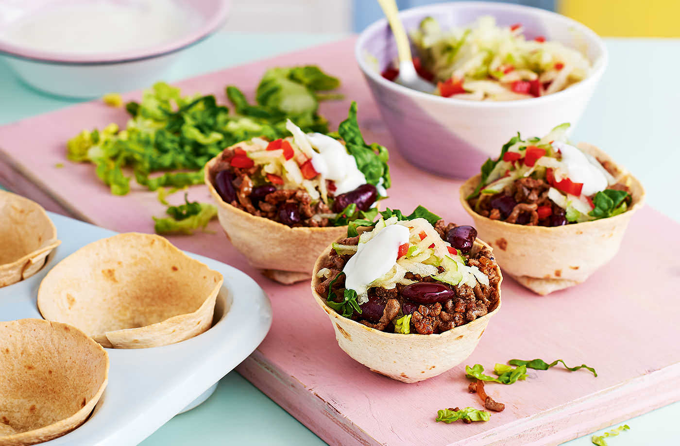 Paprika beef taco cups