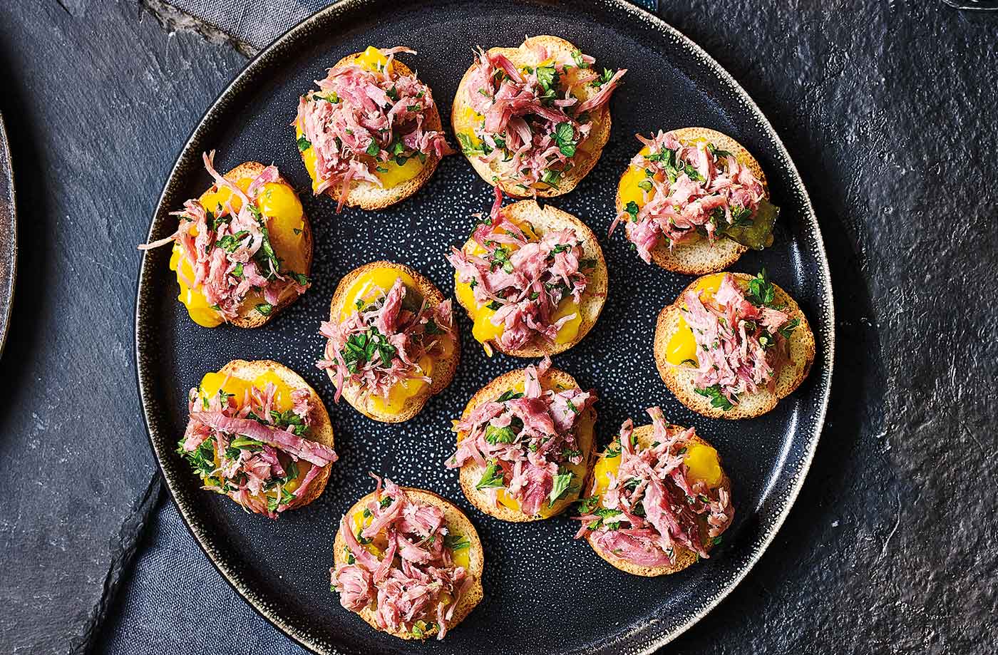 Ham hock toasts