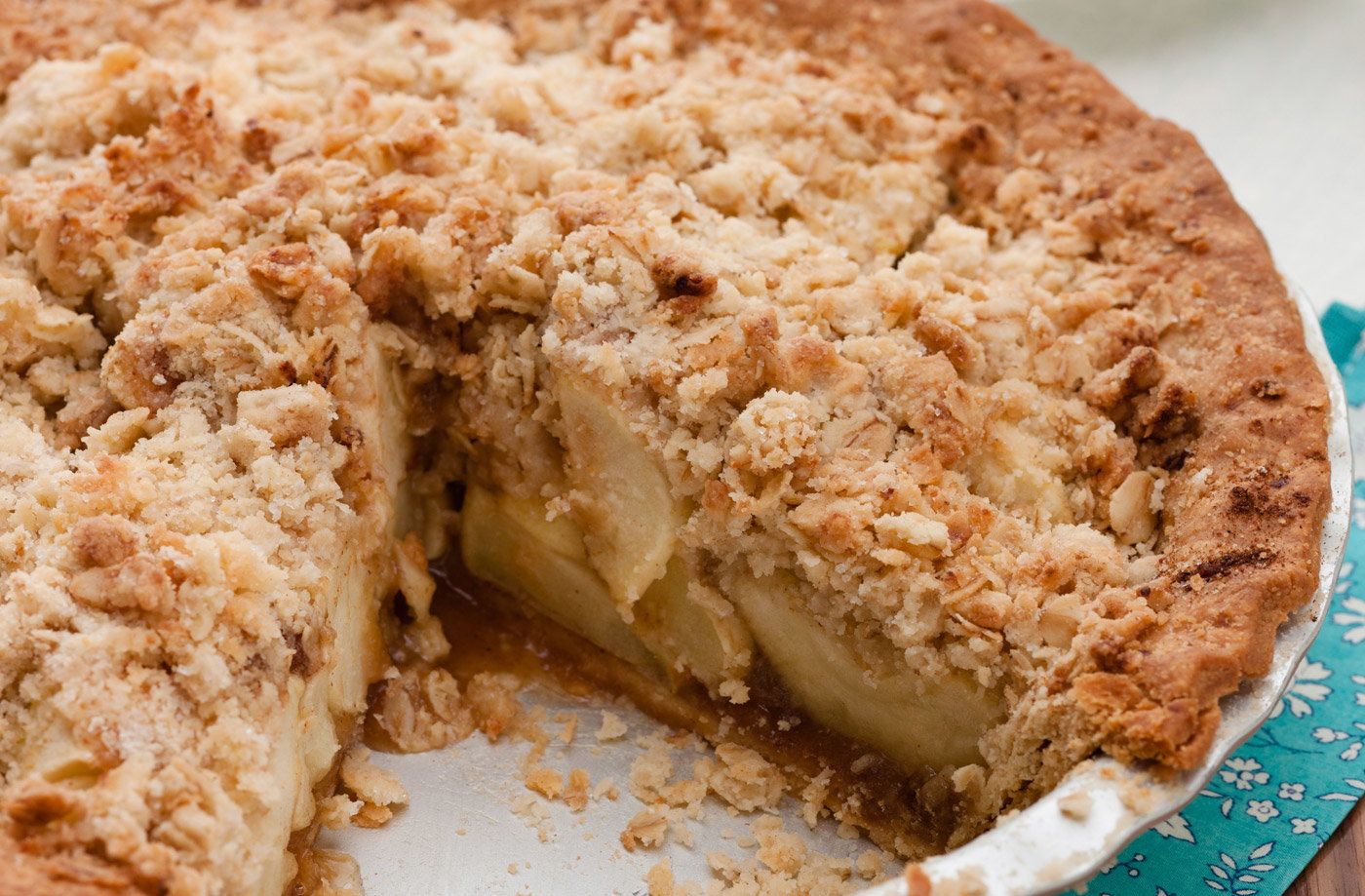 Apple crumble pie