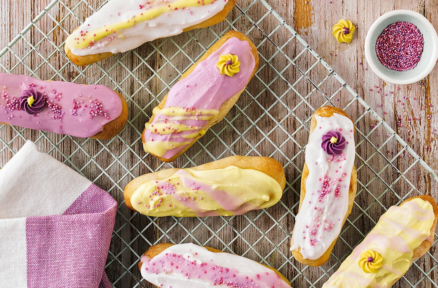 Iced finger buns